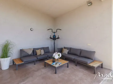 Prodaja, kuća, 220m², Tivat, Crna Gora - image 6