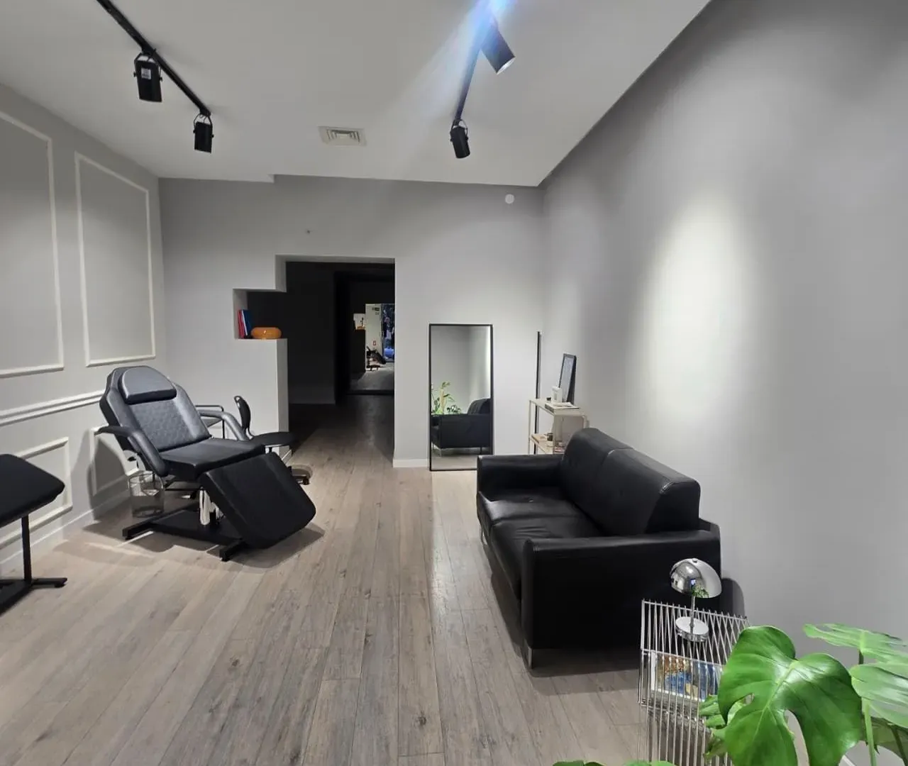 Izdavanje, poslovni prostor, 55m², Centar, Podgorica