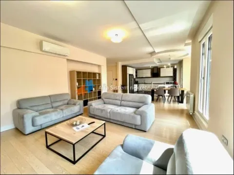 Izdavanje, četvorosoban stan, 190m², Neimar, Vračar Sve Podlokacije