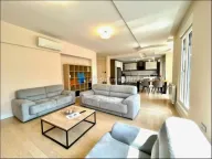 Izdavanje, četvorosoban stan, 190m², Neimar, Vračar Sve Podlokacije - image 1