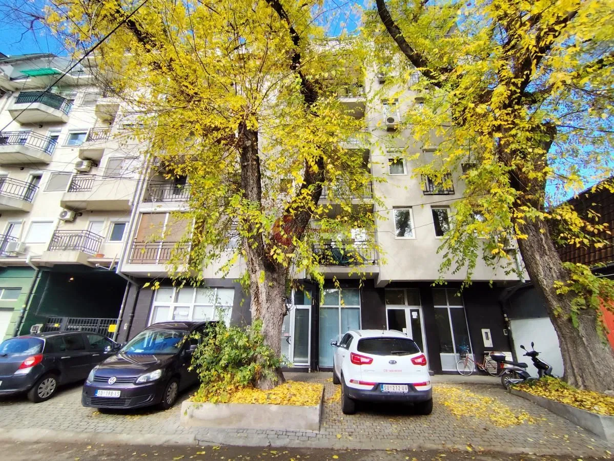 Izdavanje, trosoban stan, 90m², Centar, Subotica