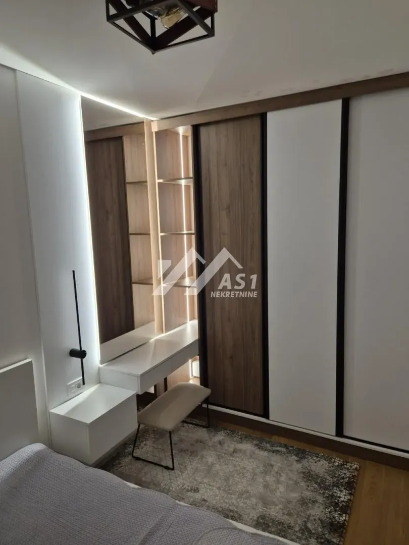 Izdavanje, jednosoban stan, 36m², Bulevar Evrope, Novi Sad Sve Podlokacije