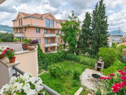 Rent, house, 280m², Podgorica, Crna Gora - image 32