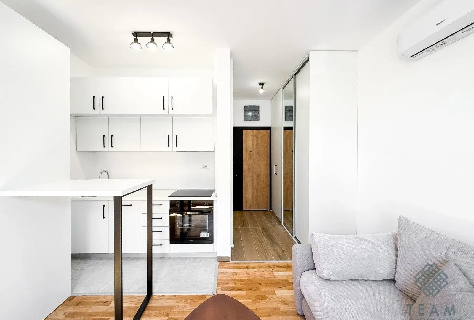 Rent, studio apartment, 21m², Tološi, Podgorica