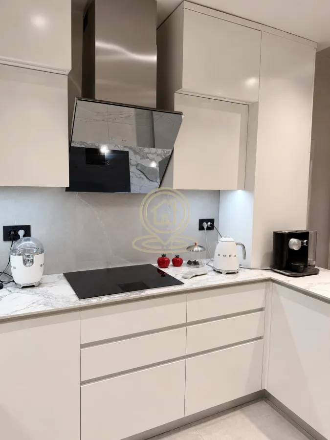 Izdavanje, četvorosoban stan, 104m², Stari Grad, Beograd