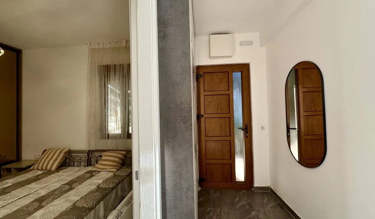 Izdavanje, dvosoban stan, 91m², Opatovo, Tivat