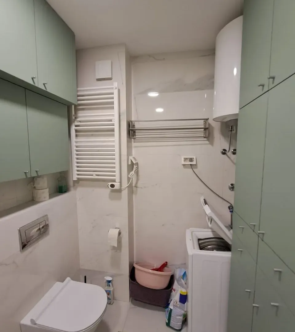 Izdavanje, trosoban stan, 105m², Central Point, Podgorica