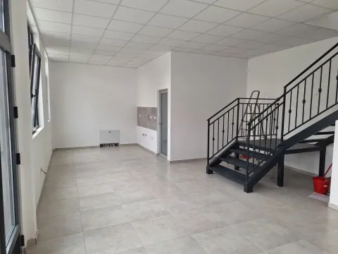 Izdavanje, poslovni prostor, 1500m², Novi Beograd Sve Podlokacije, Beograd - image 2