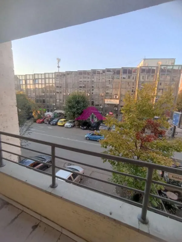 Izdavanje, trosoban stan, 70m², Bulevar Oslobodjenja, Novi Sad Sve Podlokacije