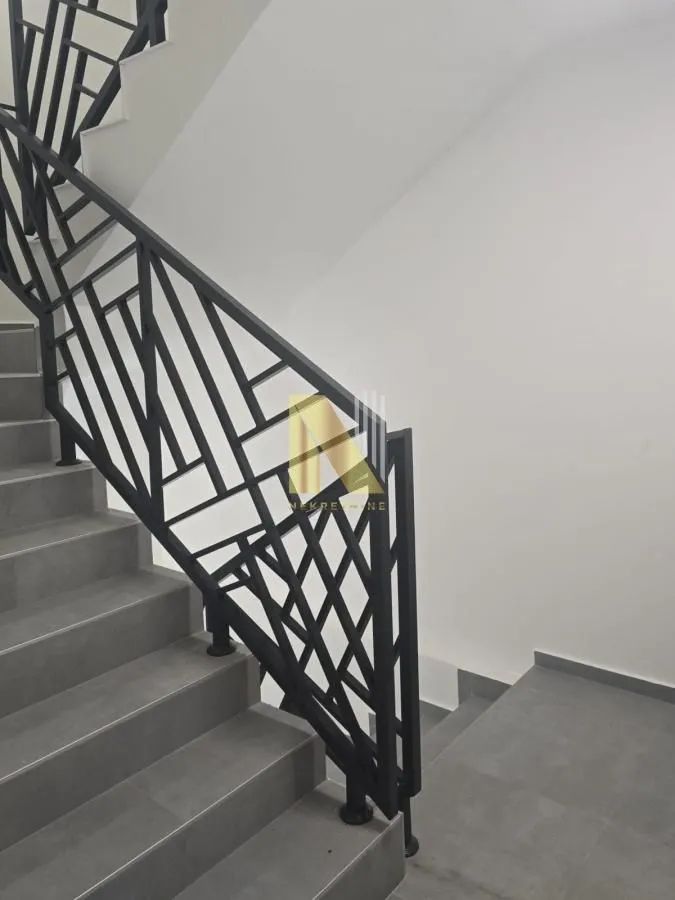 Prodaja, trosoban stan, 70m², Vidovdansko naselje, Novi Sad Sve Podlokacije