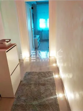 Rent, two bedroom apartment, 63m², Savski Venac, Beograd - image 20