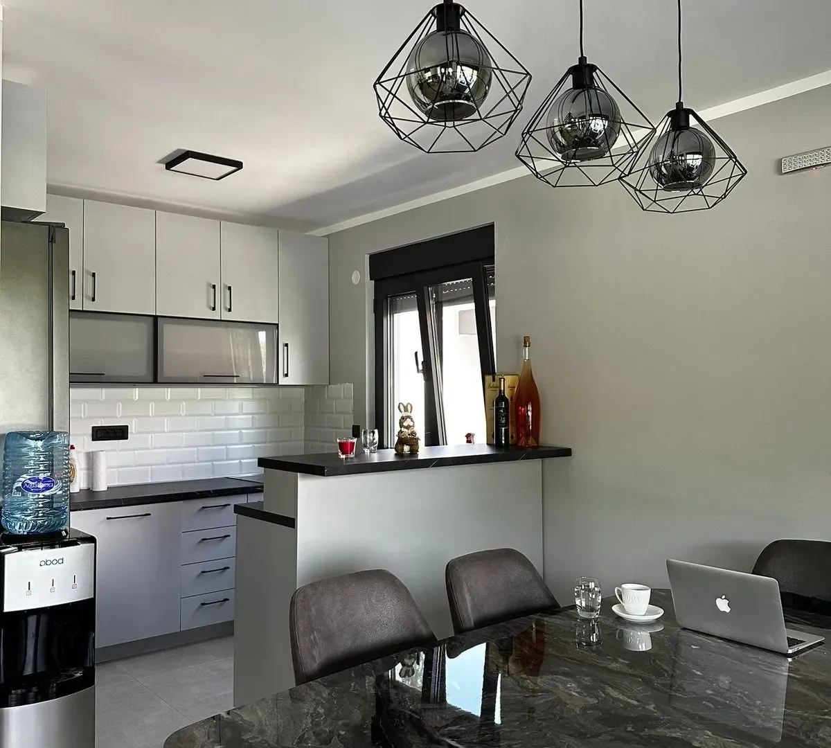 Izdavanje, kuća, 155m², Pričelje, Podgorica