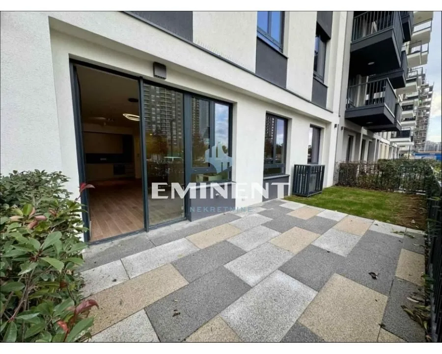 Izdavanje, trosoban stan, 100m², Savski Venac, Beograd