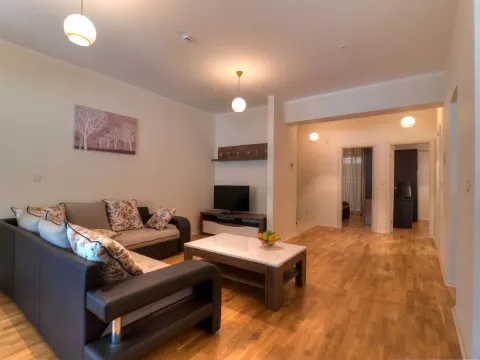 Sale, two bedroom apartment, 82m², Budva, Crna Gora - image 10