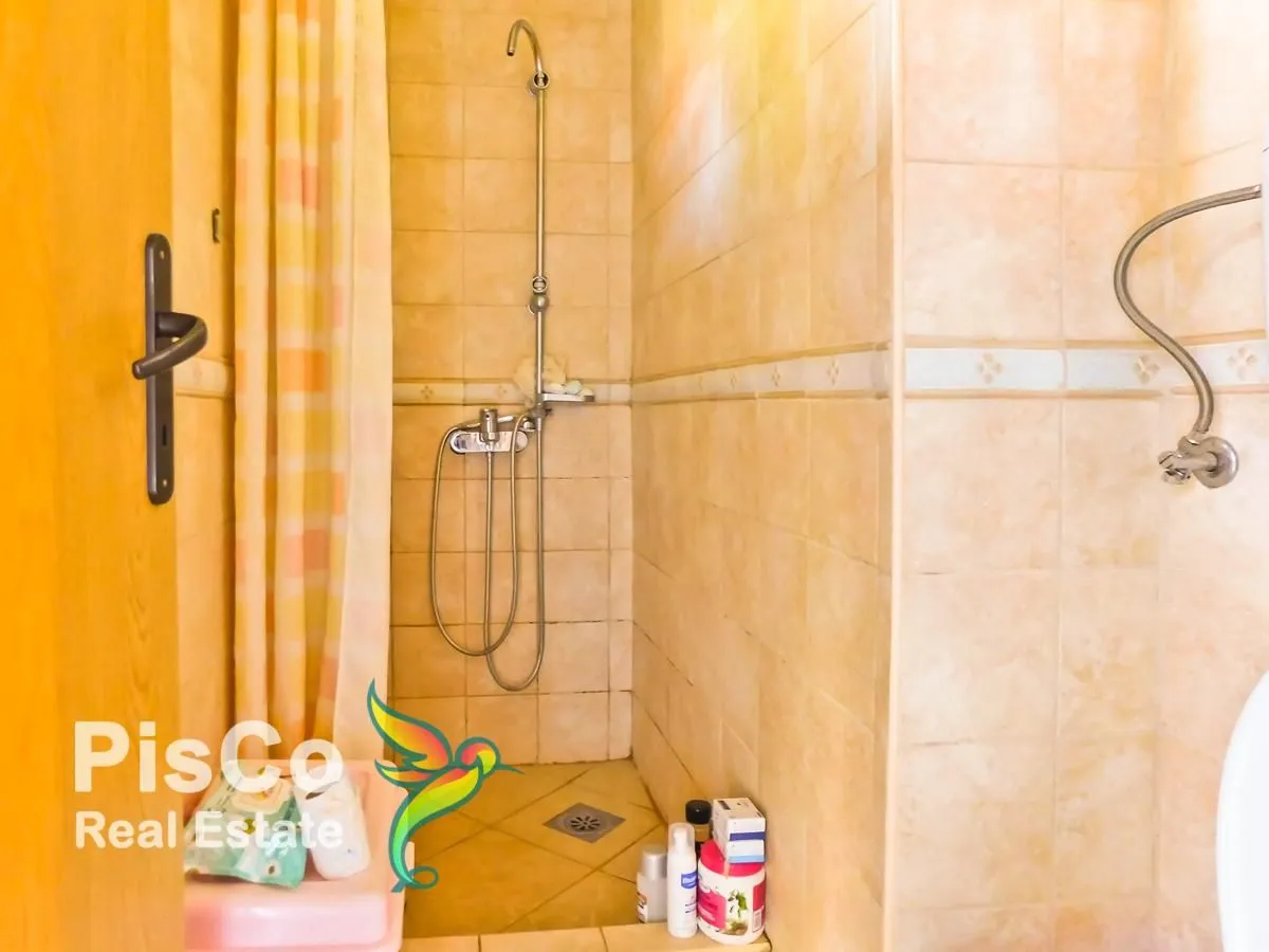 Prodaja, kuća, 290m², Tološi, Podgorica