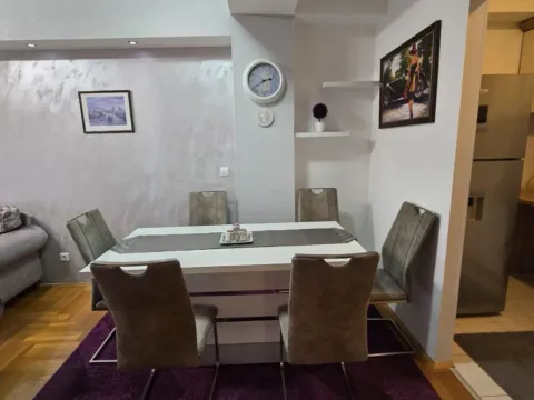 Izdavanje, dvosoban stan, 72m², City Kvart, Podgorica - image 8