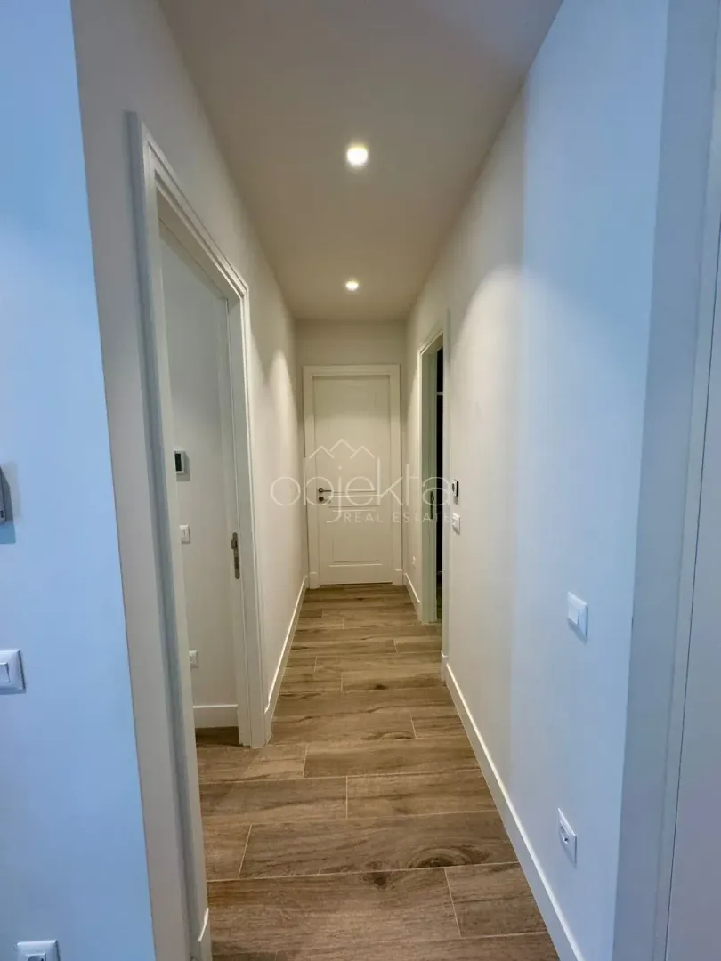 Rent, two bedroom apartment, 250m², Tivat, Crna Gora