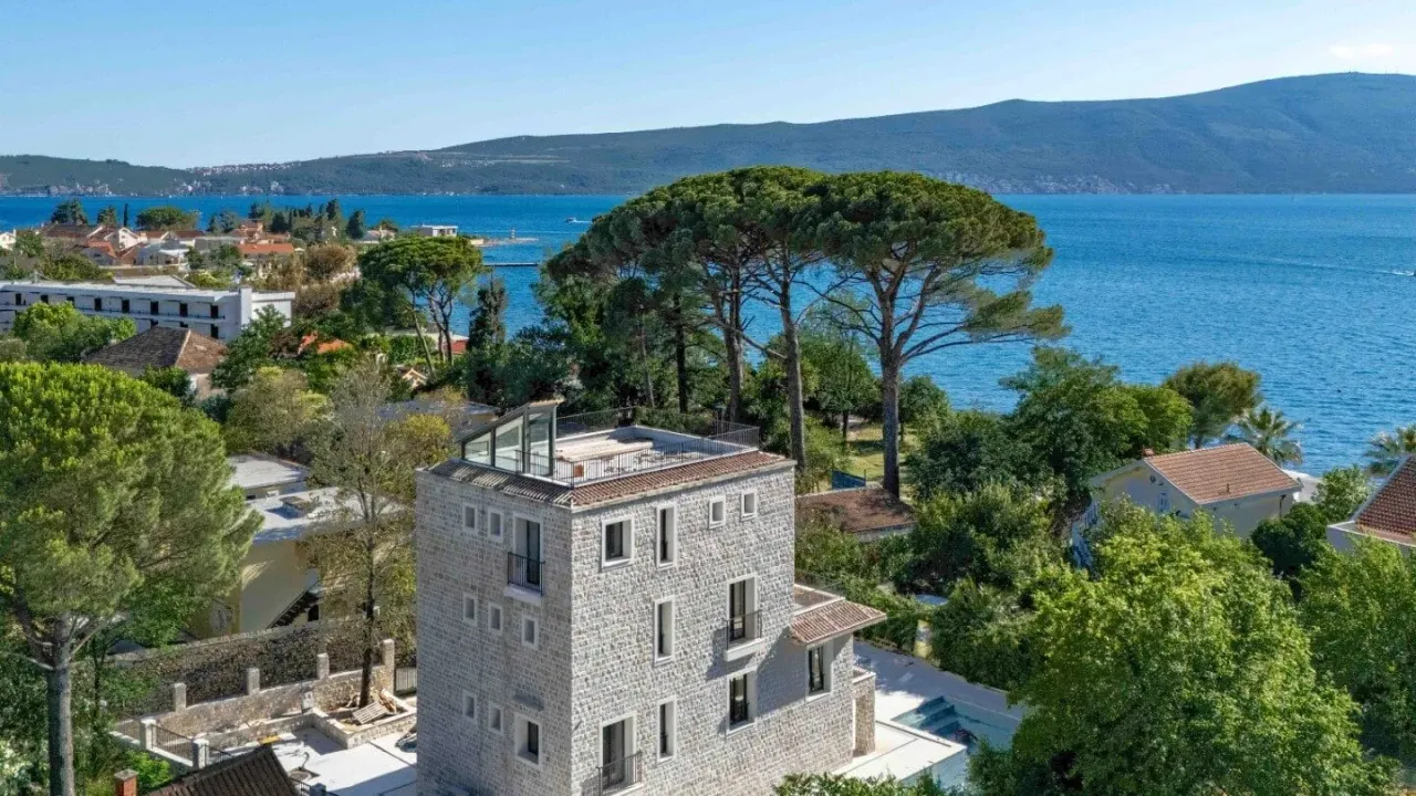 Sale, house, 410m², Donja Lastva, Tivat