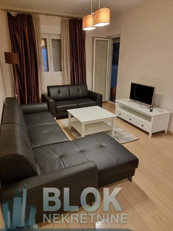 Izdavanje, dvosoban stan, 75m², City Kvart, Podgorica