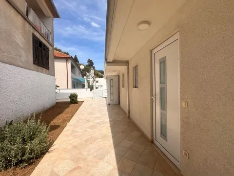 Sale, house, 180m², Centar, Ulcinj - image 2