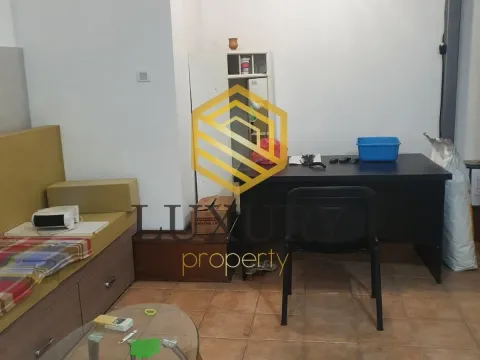 Izdavanje, poslovni prostor, 63m², Centar, Podgorica - image 3