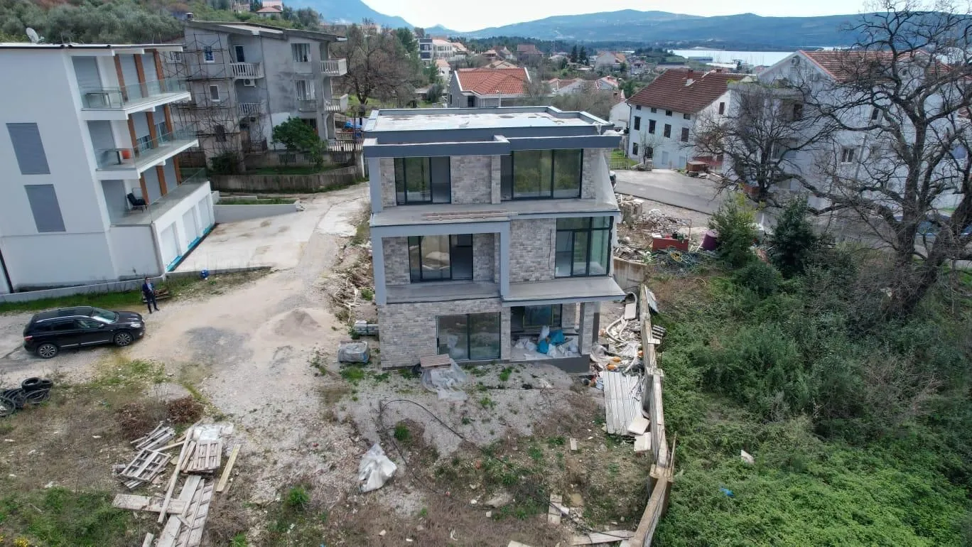 Prodaja, kuća, 230m², Kalimanj, Tivat
