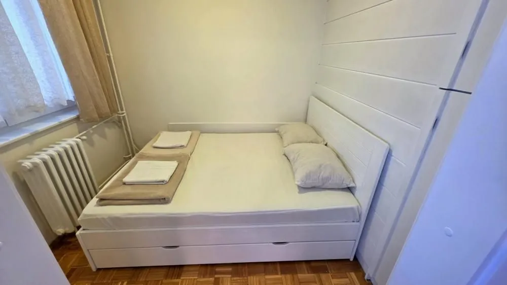 Rent, one bedroom apartment, 46m², Savski Venac, Beograd