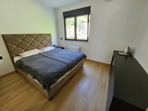 Prodaja, trosoban stan, 100m², Dobrota, Kotor - image 5