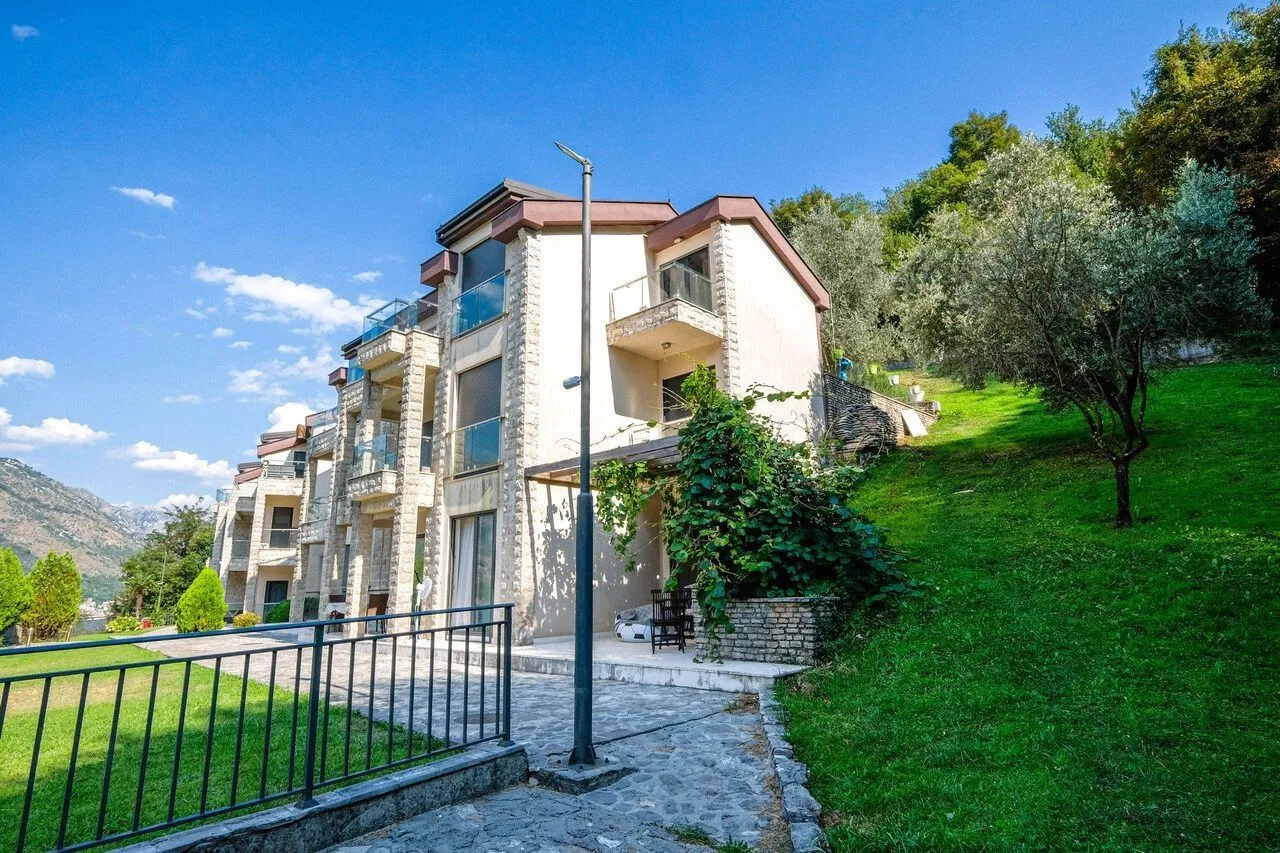 Prodaja, dvosoban stan, 67m², Kostanjica, Kotor