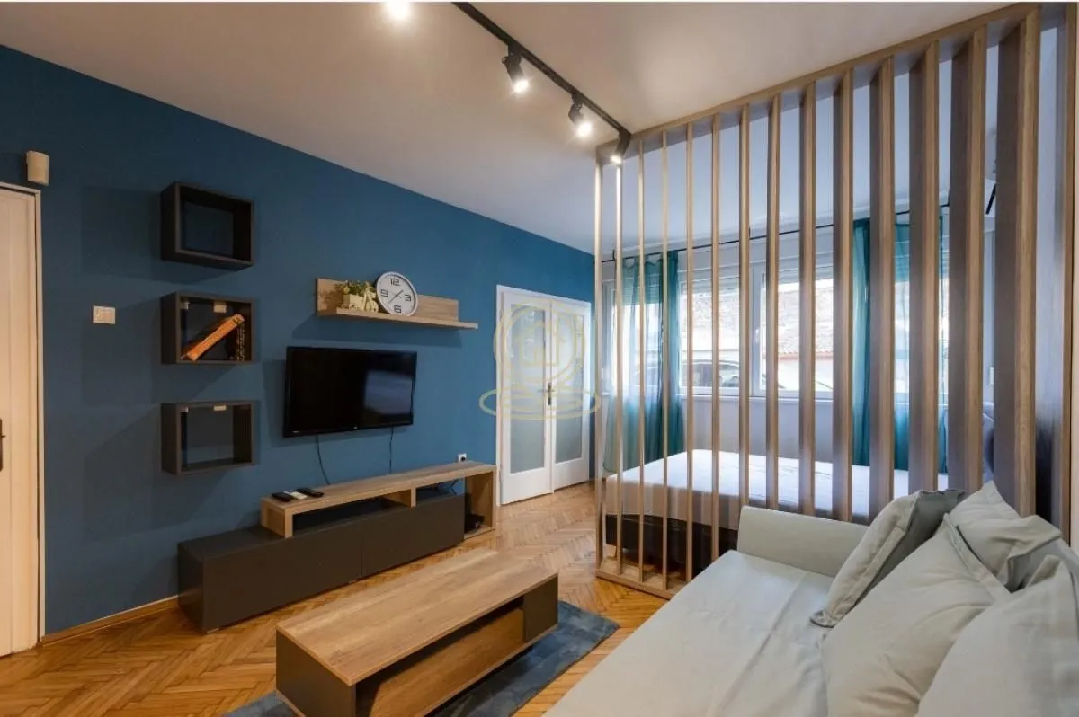 Rent, one bedroom apartment, 38m², Stari Grad, Beograd