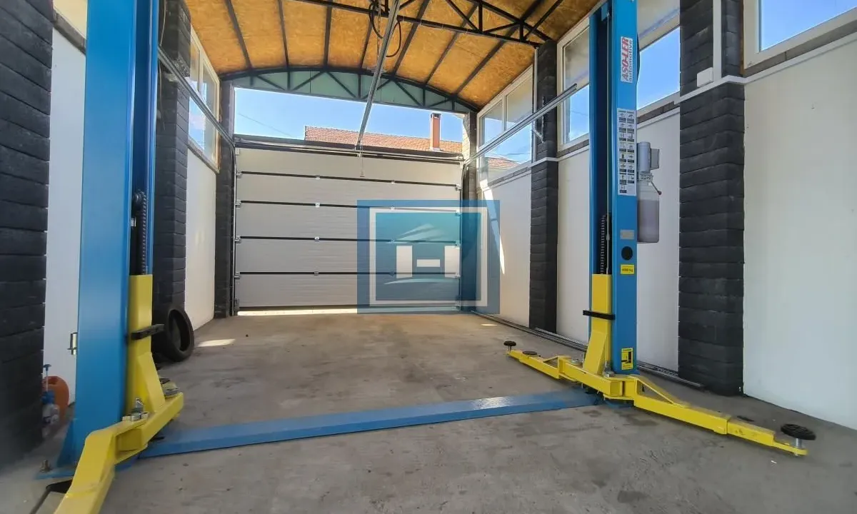 Izdavanje, parking/garaža, 35m², Ćuprija, Srbija