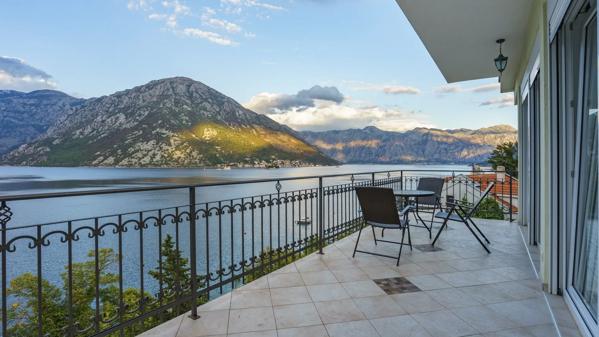 Sale, house, 358m², Kostanjica, Kotor