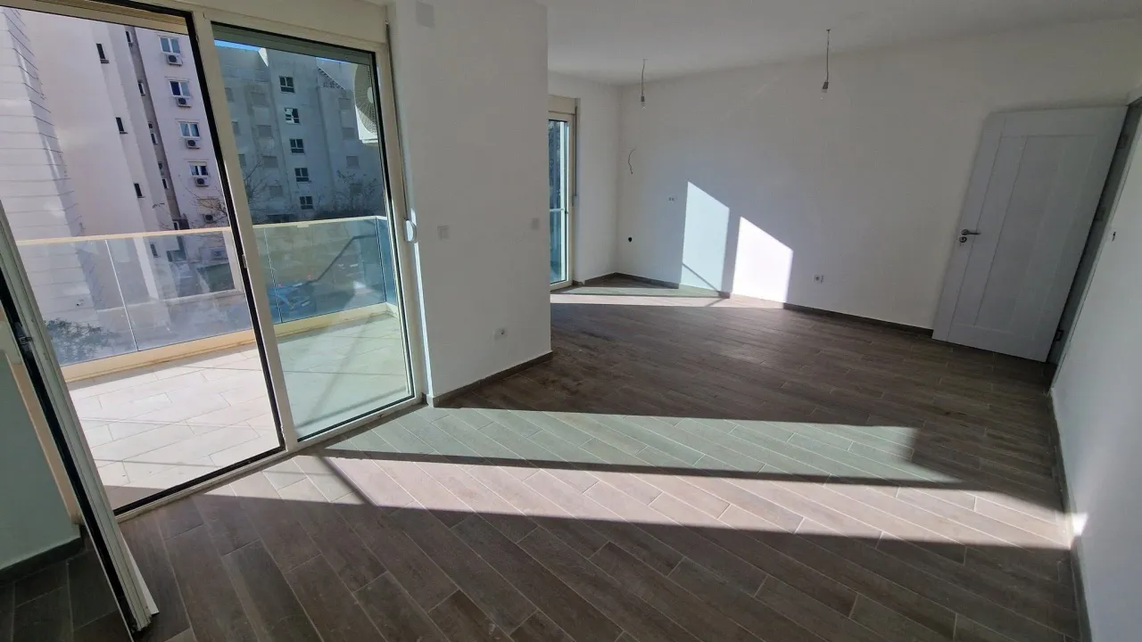 Prodaja, dvosoban stan, 74m², Bečići, Budva