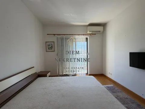 Prodaja, jednosoban stan, 65m², Centar, Bar - image 11