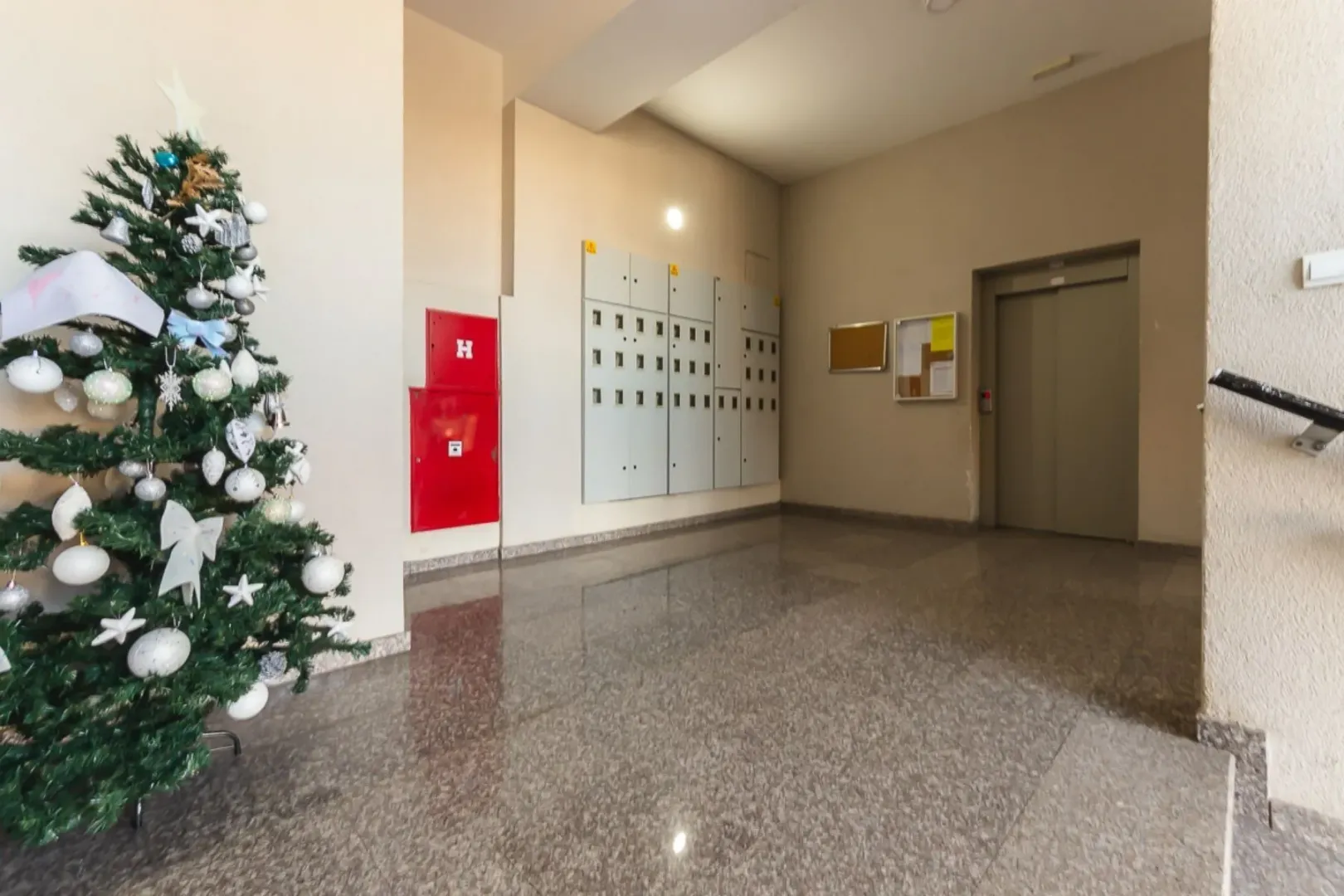 Izdavanje, trosoban stan, 90m², Zabjelo, Podgorica