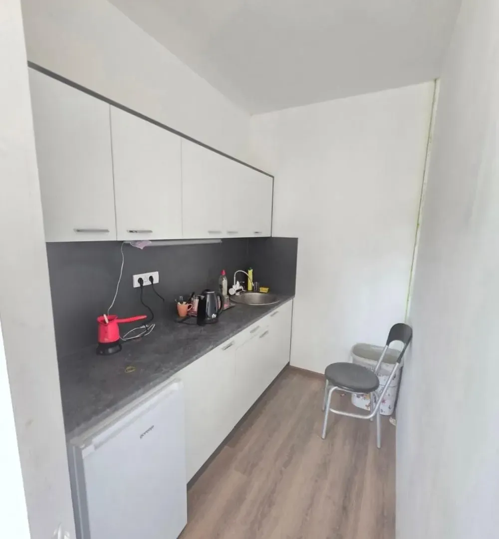 Rent, office space, 536m², Čukarica, Beograd