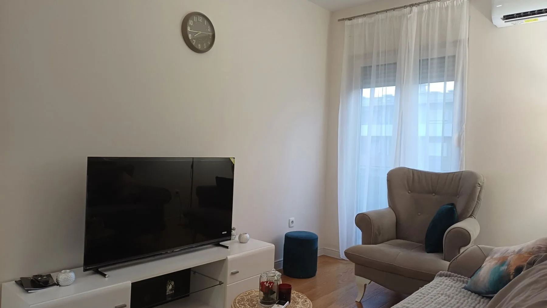 Izdavanje, jednosoban stan, 40m², Central Point, Podgorica