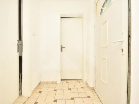 Rent, house, 250m², Stari Aerodrom, Podgorica - image 25