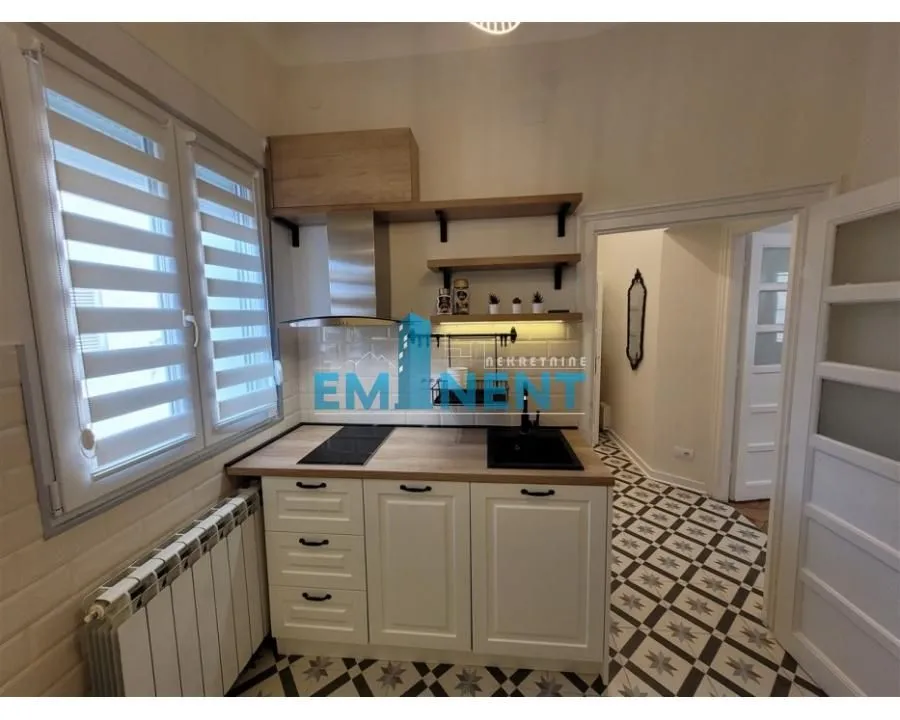 Izdavanje, trosoban stan, 66m², Stari Grad, Beograd