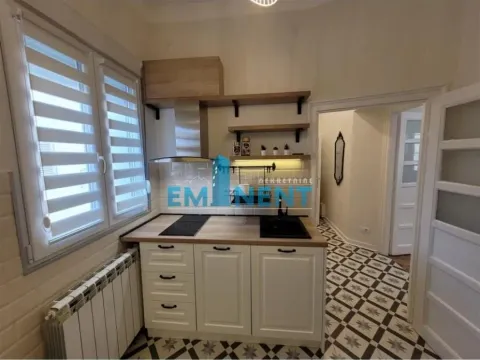 Izdavanje, trosoban stan, 66m², Stari Grad, Beograd