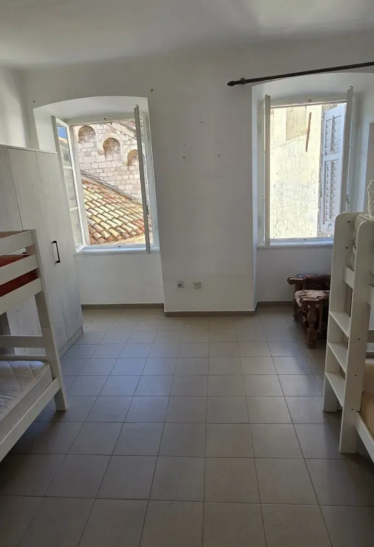 Prodaja, trosoban stan, 72m², Kotor, Crna Gora