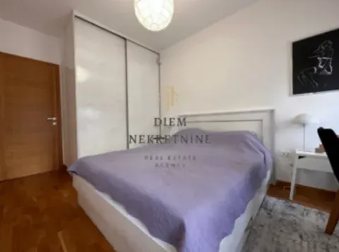 Izdavanje, jednosoban stan, 50m², City Kvart, Podgorica - image 9