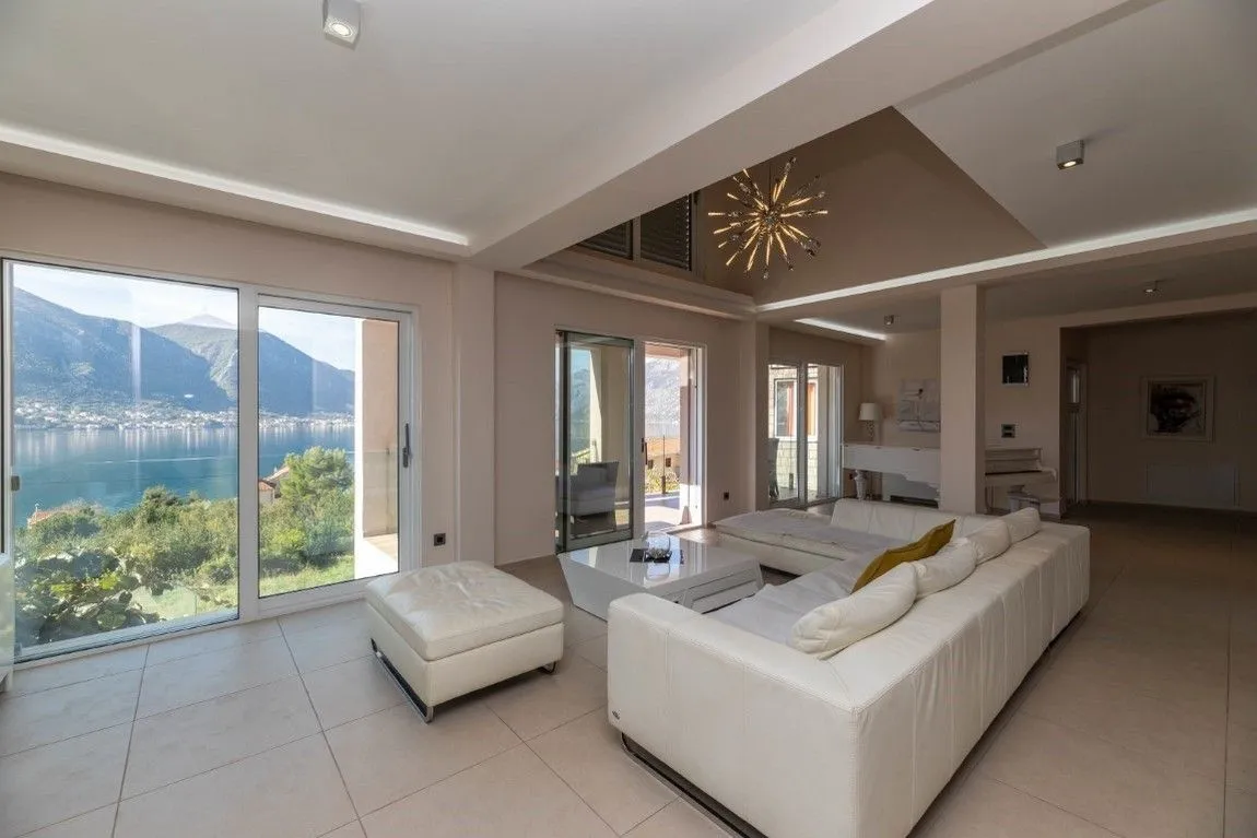 Prodaja, kuća, 300m², Sveti Stasije, Kotor