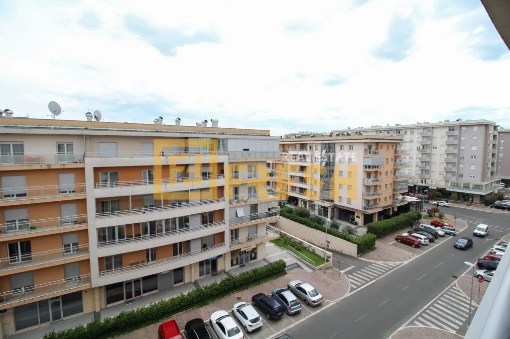Rent, two bedroom apartment, 74m², City Kvart, Podgorica