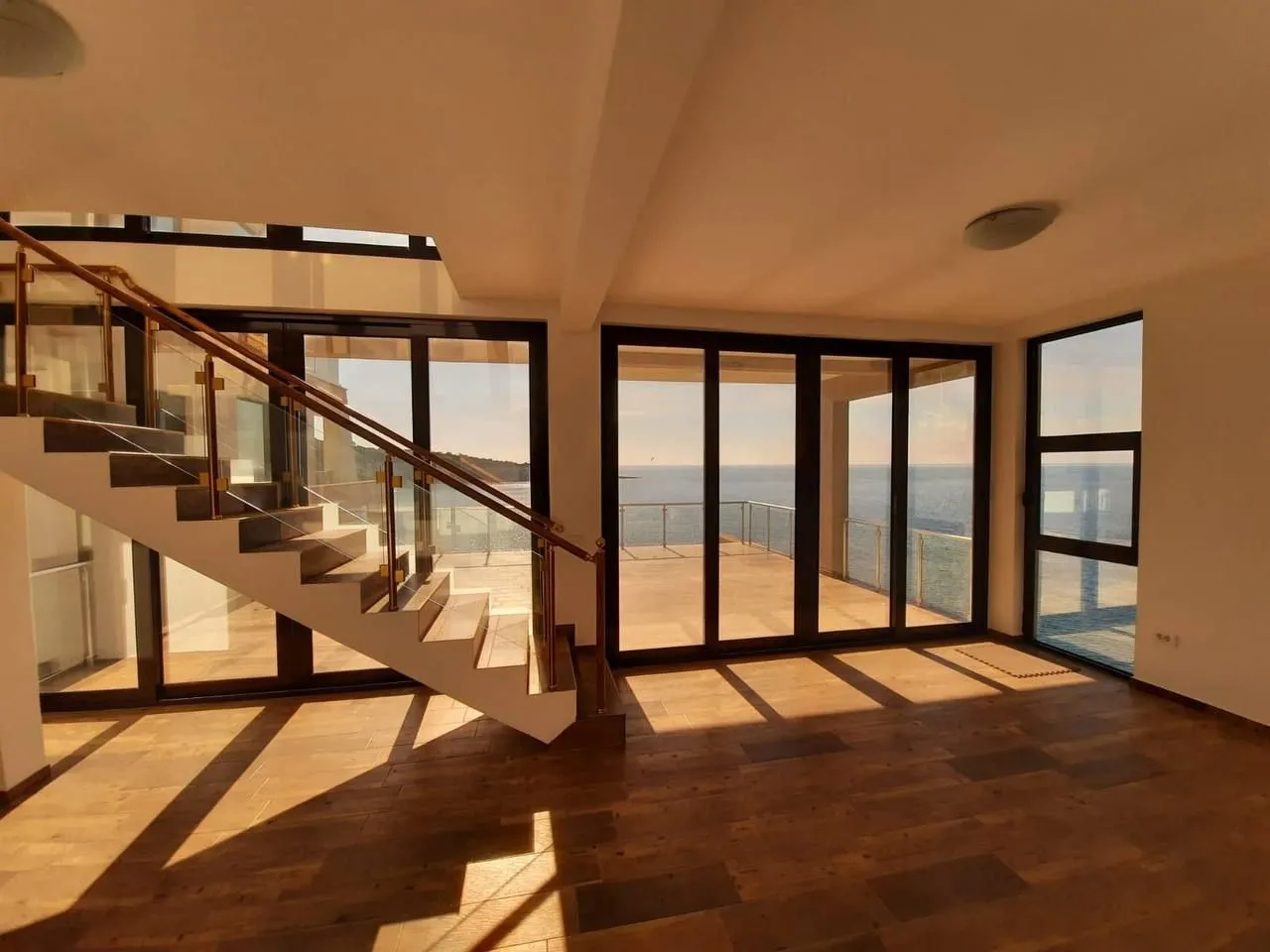 Prodaja, kuća, 500m², Dobra Voda, Bar