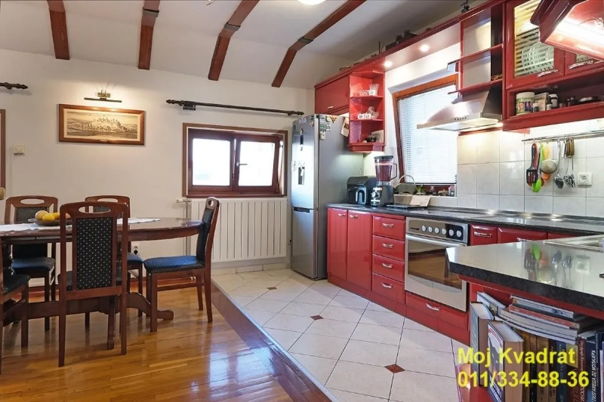 Sale, four bedroom apartment, 104m², Stari Grad, Beograd