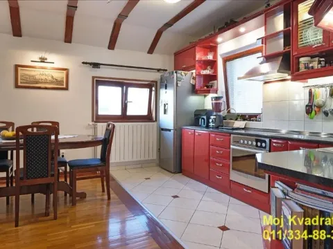 Sale, four bedroom apartment, 104m², Stari Grad, Beograd - image 4