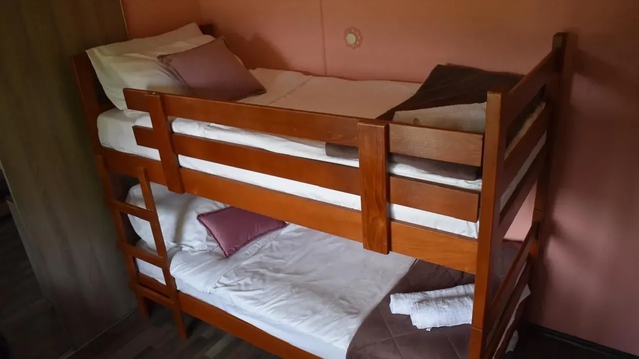 Izdavanje, kuća, 68m², Škaljari, Kotor