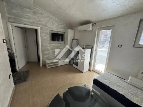 Izdavanje, jednosoban stan, 38m², Centar, Novi Sad - image 2