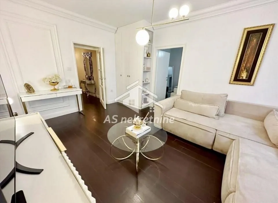 Izdavanje, dvosoban stan, 64m², Savski Venac, Beograd
